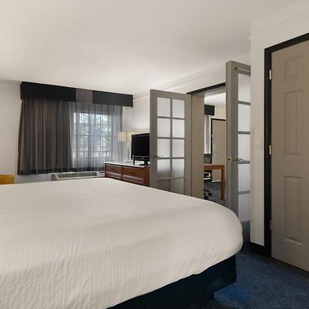 Howard Johnson By Wyndham Sacramento Downtown Ngoại thất bức ảnh