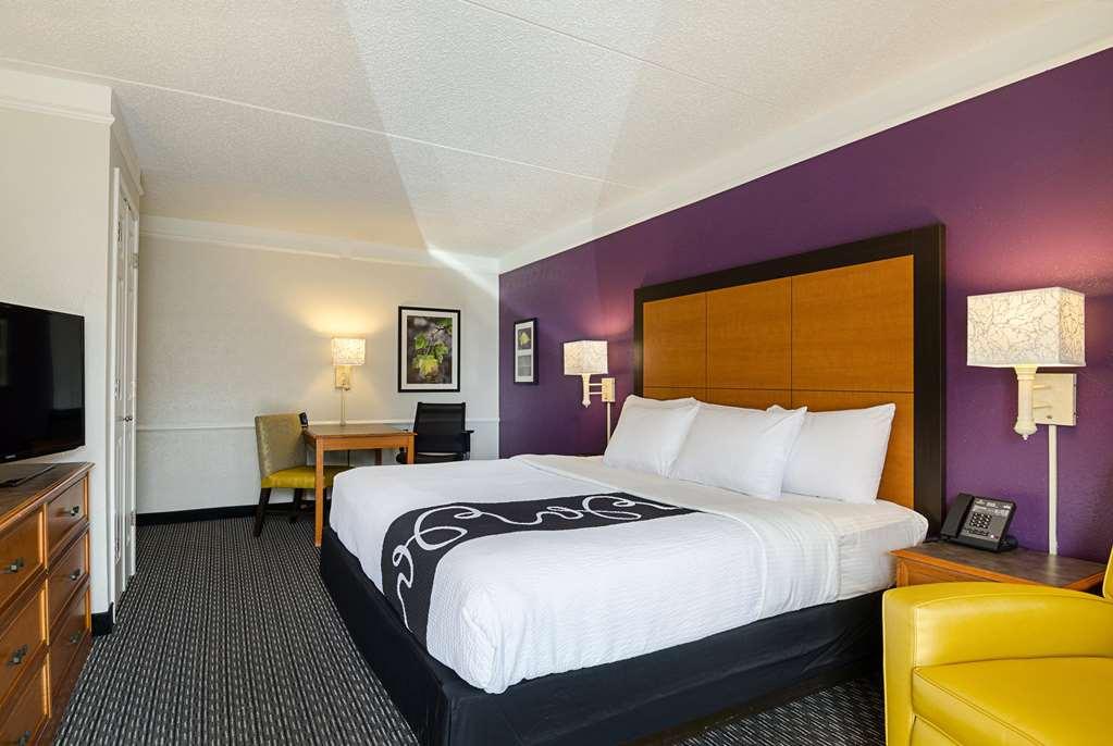 Howard Johnson By Wyndham Sacramento Downtown Phòng bức ảnh