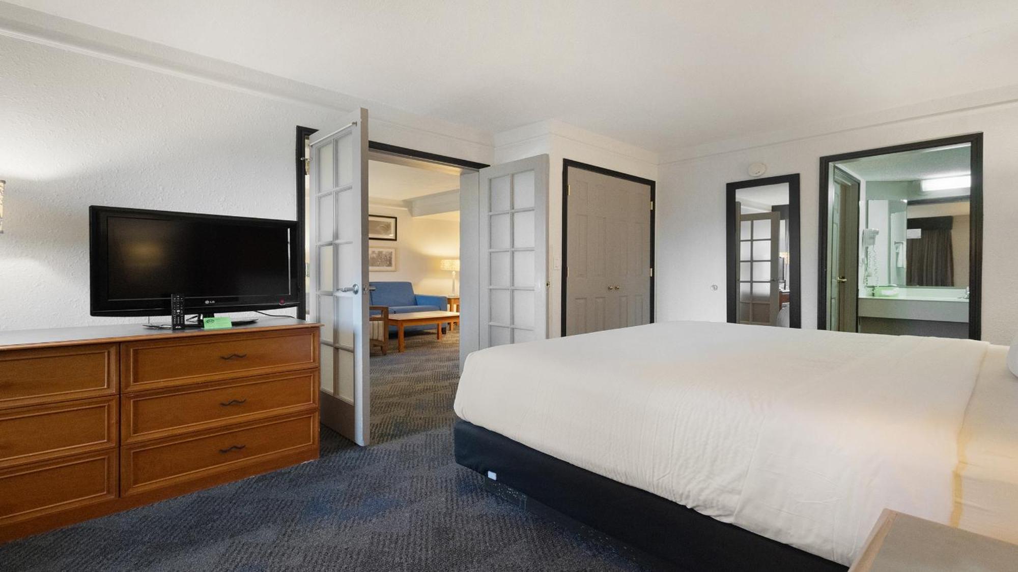 Howard Johnson By Wyndham Sacramento Downtown Ngoại thất bức ảnh