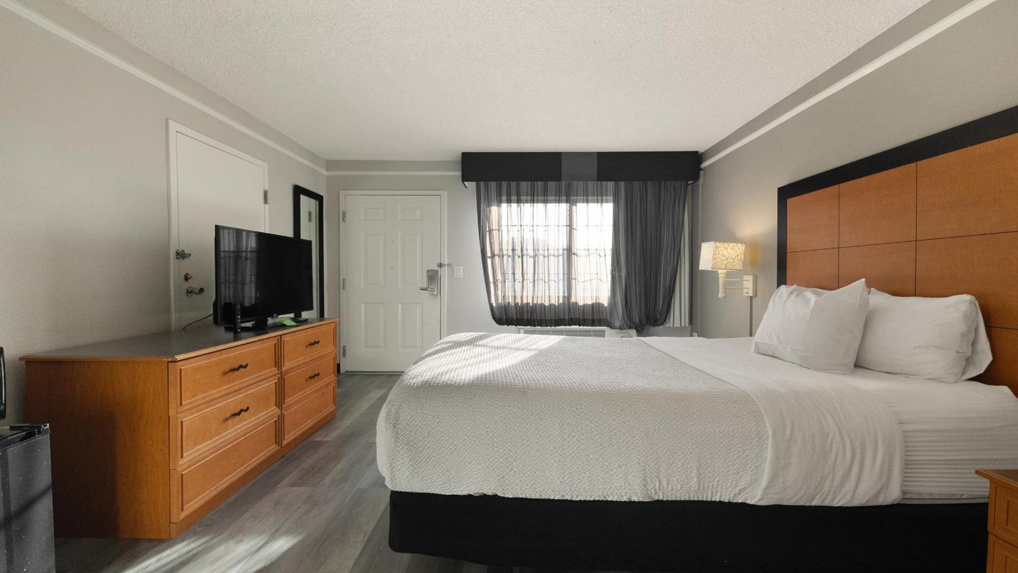 Howard Johnson By Wyndham Sacramento Downtown Ngoại thất bức ảnh