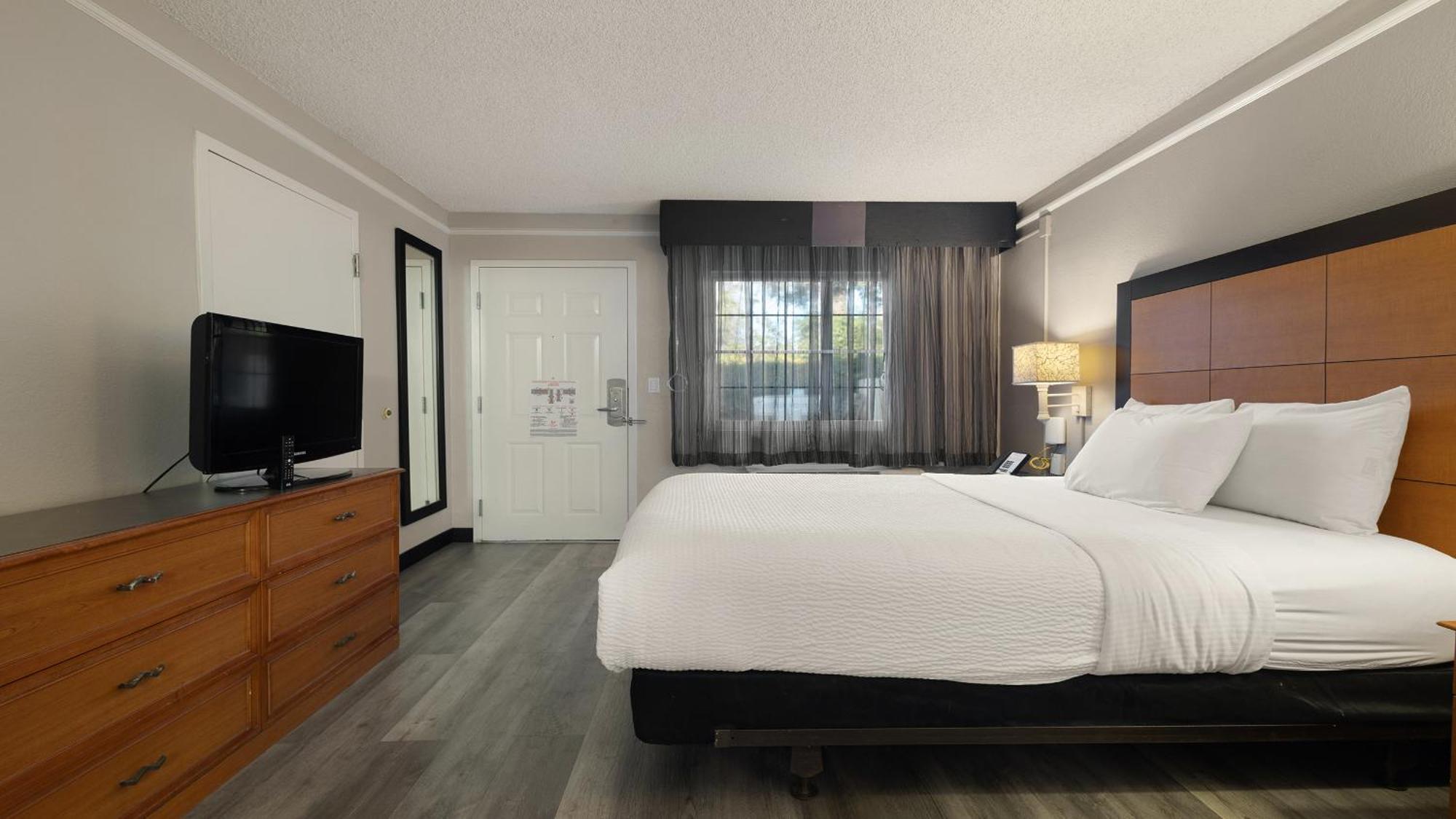 Howard Johnson By Wyndham Sacramento Downtown Ngoại thất bức ảnh