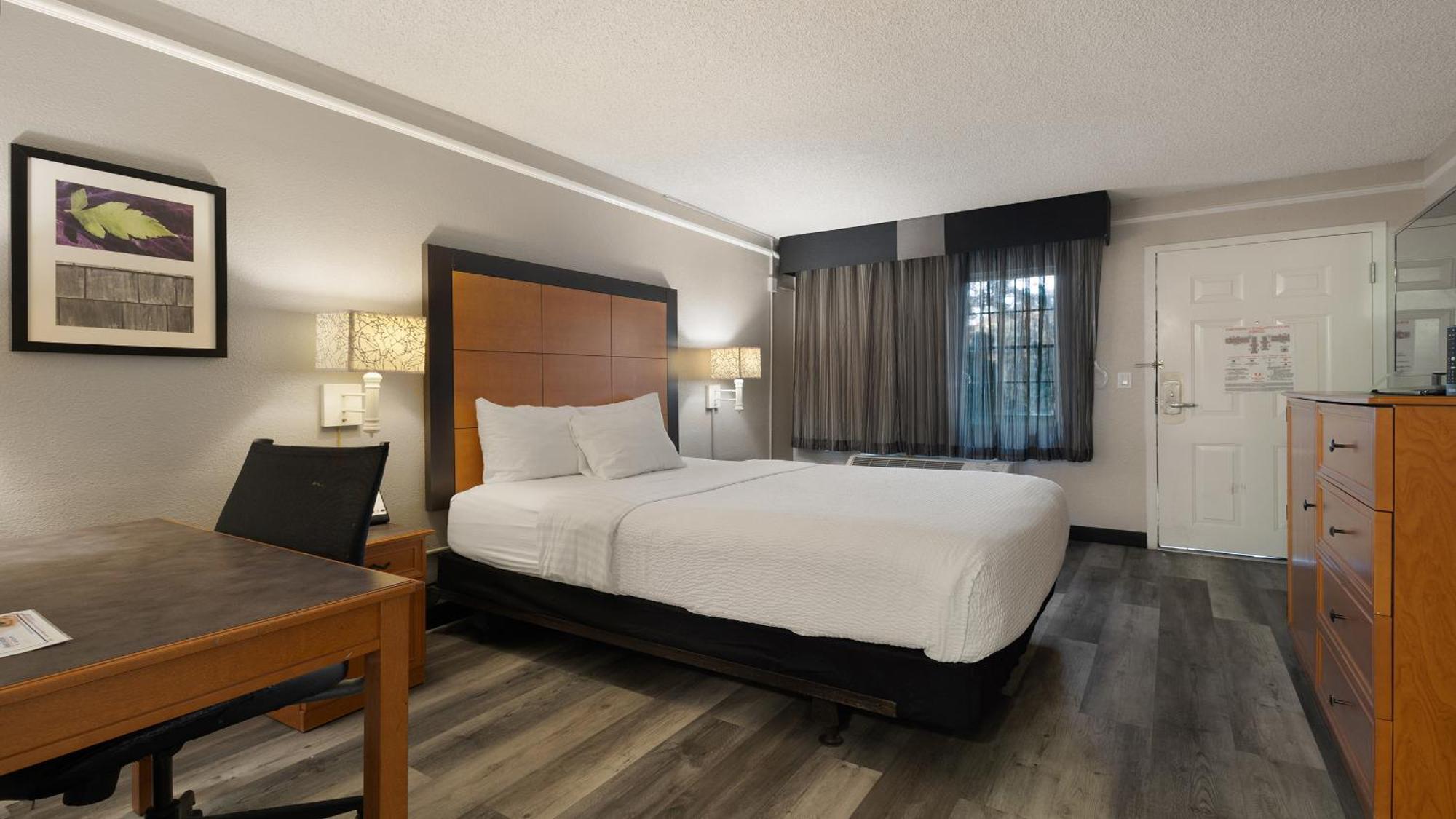 Howard Johnson By Wyndham Sacramento Downtown Ngoại thất bức ảnh
