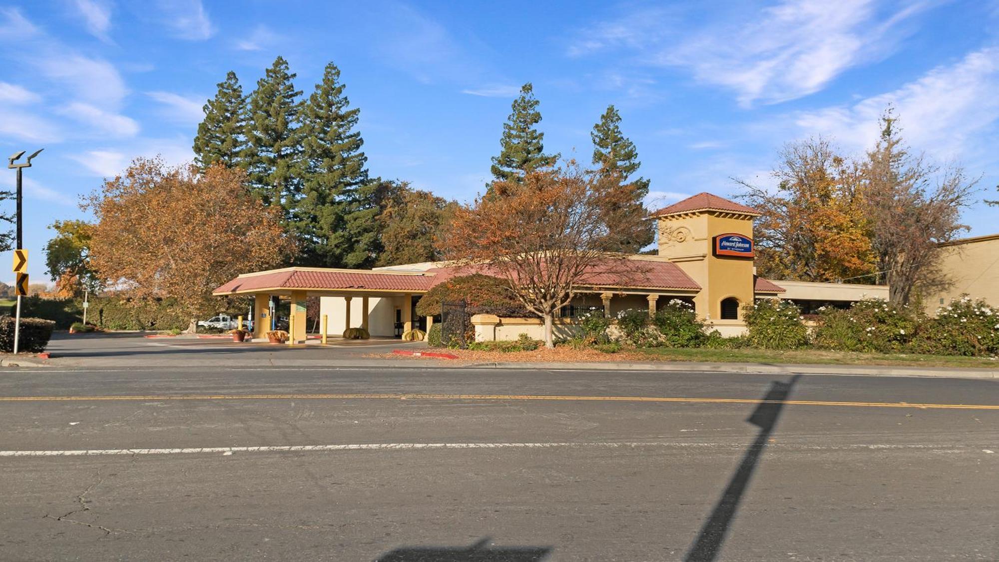 Howard Johnson By Wyndham Sacramento Downtown Ngoại thất bức ảnh